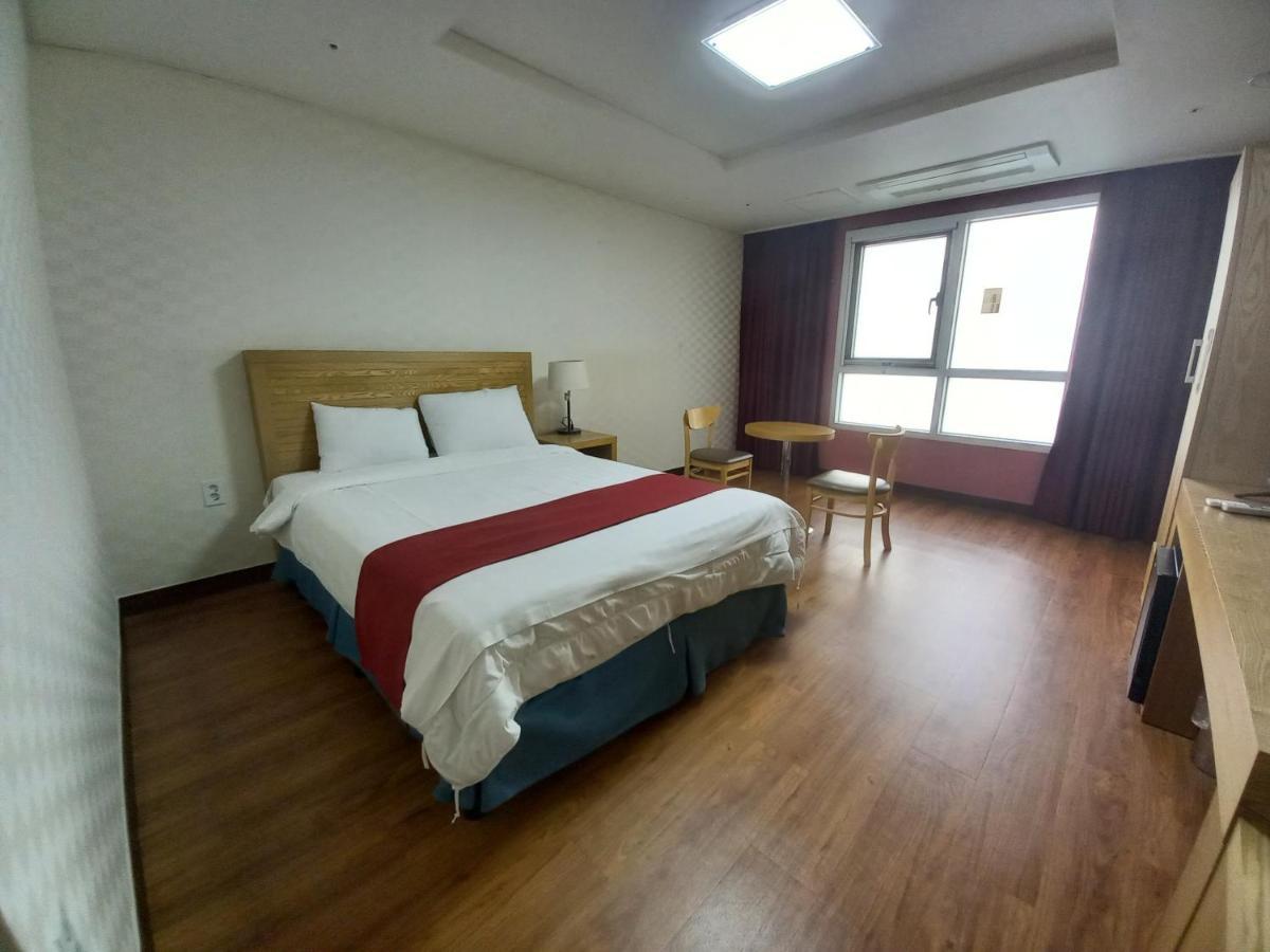 Breeze Bay Hotel Seogwipo Zewnętrze zdjęcie