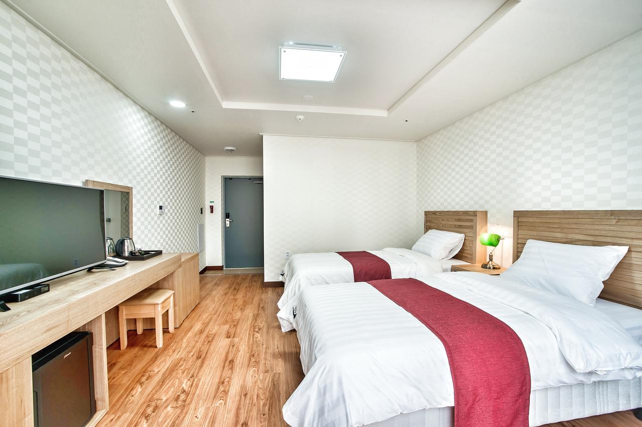 Breeze Bay Hotel Seogwipo Zewnętrze zdjęcie