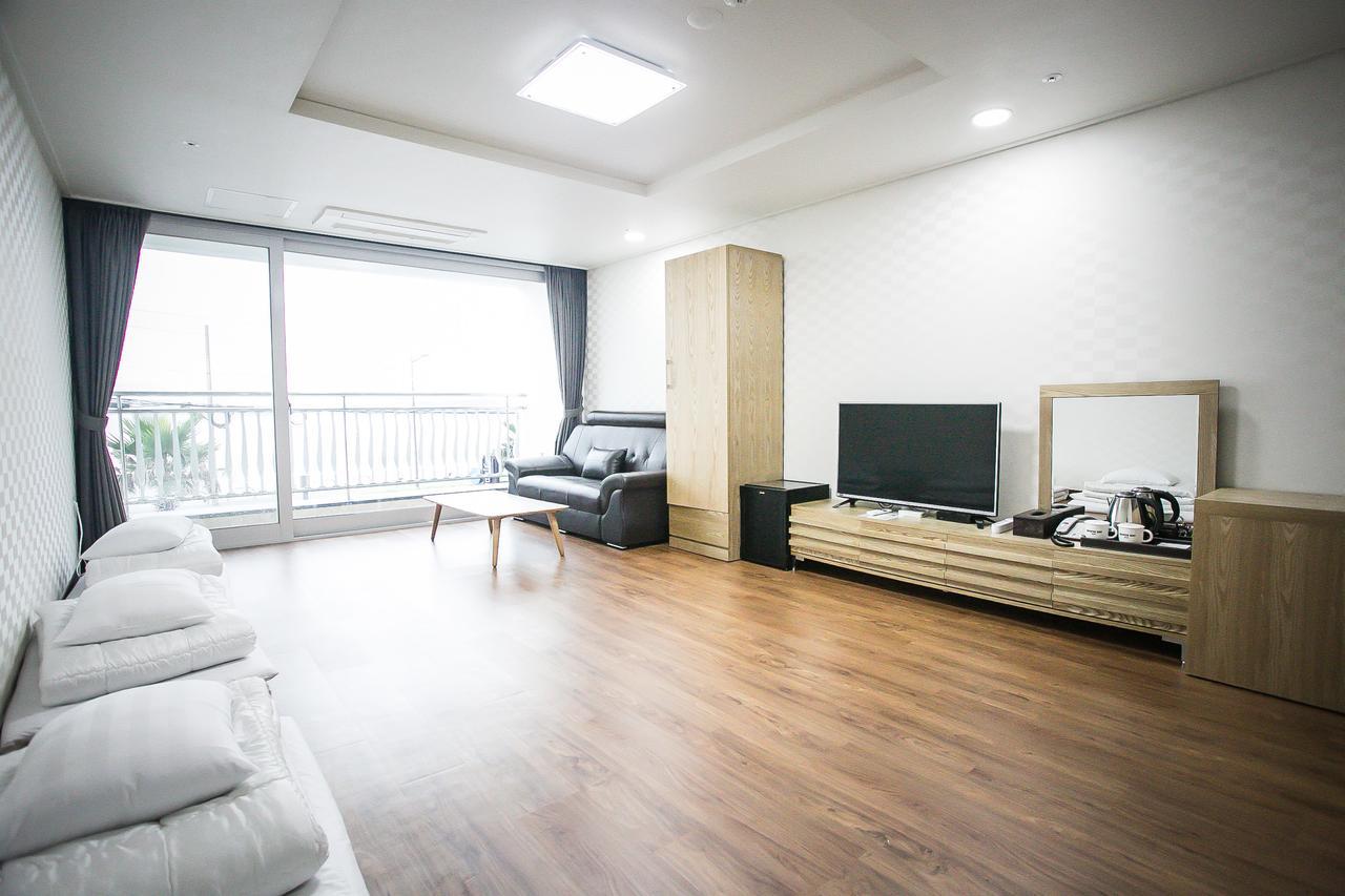 Breeze Bay Hotel Seogwipo Zewnętrze zdjęcie