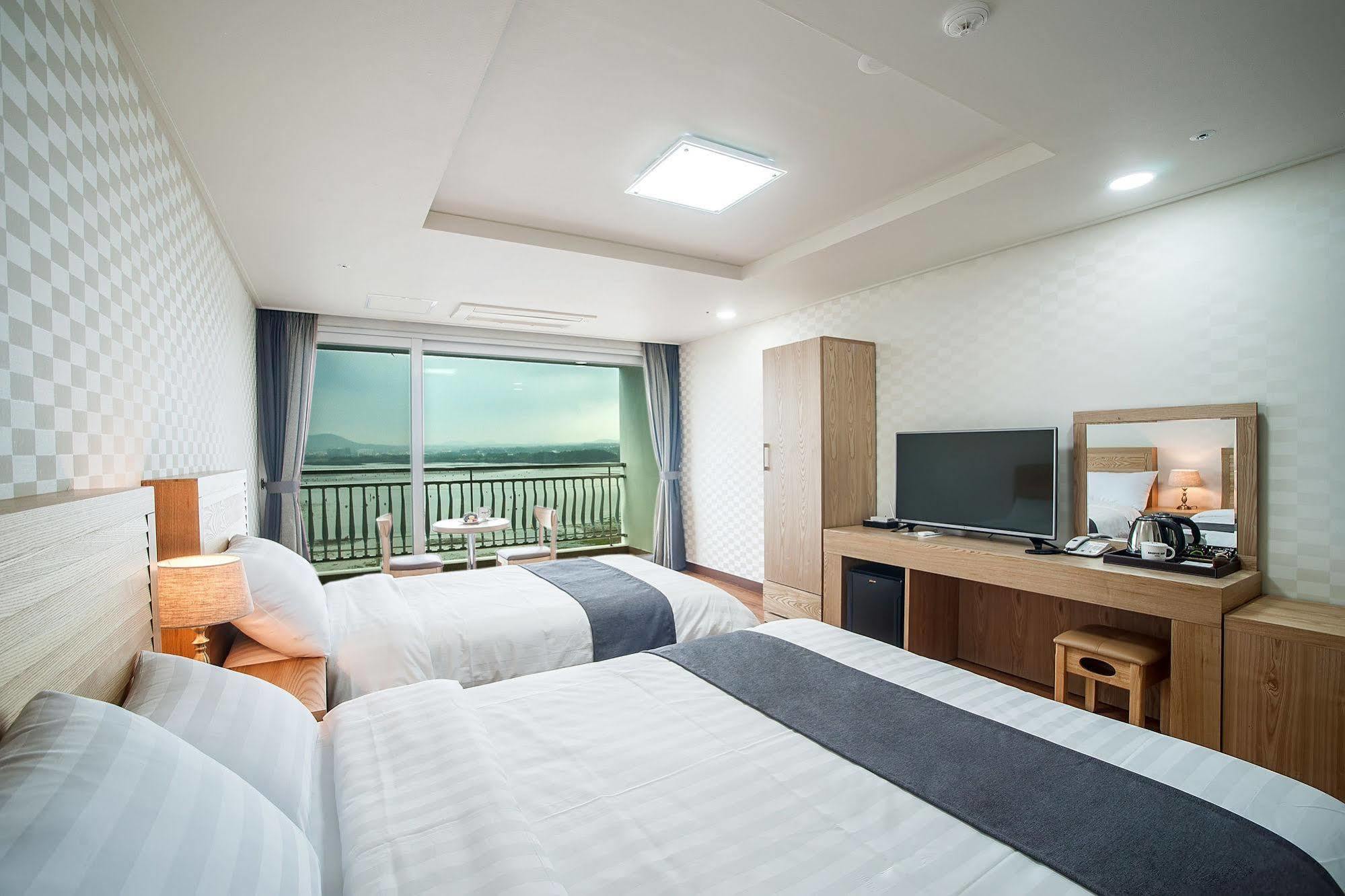 Breeze Bay Hotel Seogwipo Zewnętrze zdjęcie