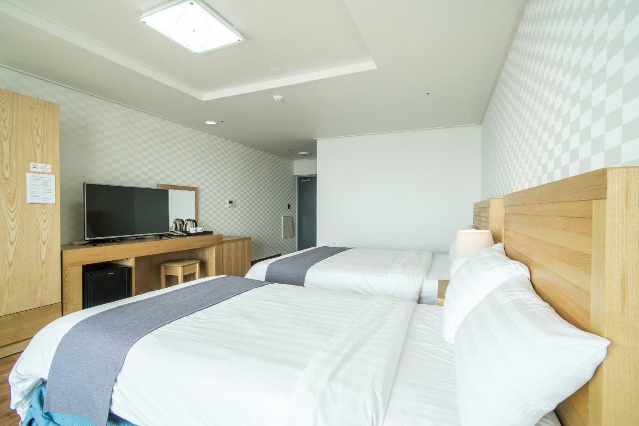 Breeze Bay Hotel Seogwipo Zewnętrze zdjęcie