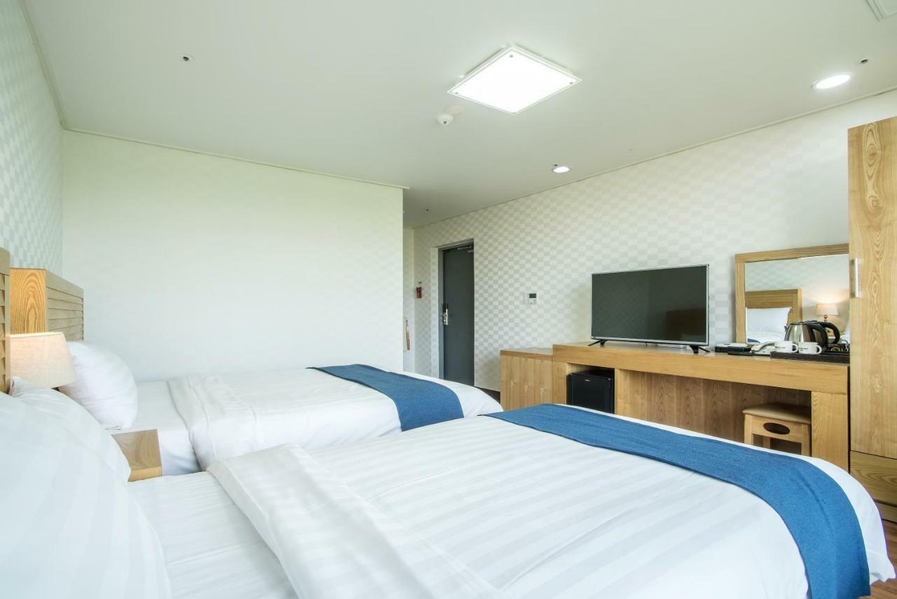 Breeze Bay Hotel Seogwipo Zewnętrze zdjęcie