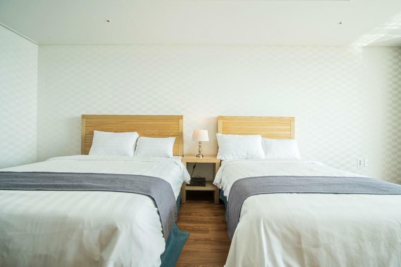 Breeze Bay Hotel Seogwipo Zewnętrze zdjęcie