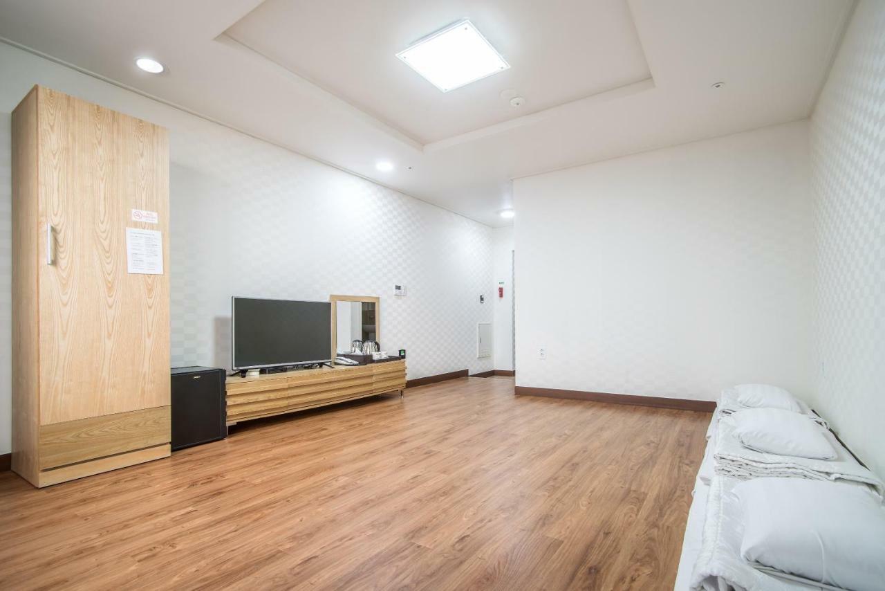 Breeze Bay Hotel Seogwipo Zewnętrze zdjęcie
