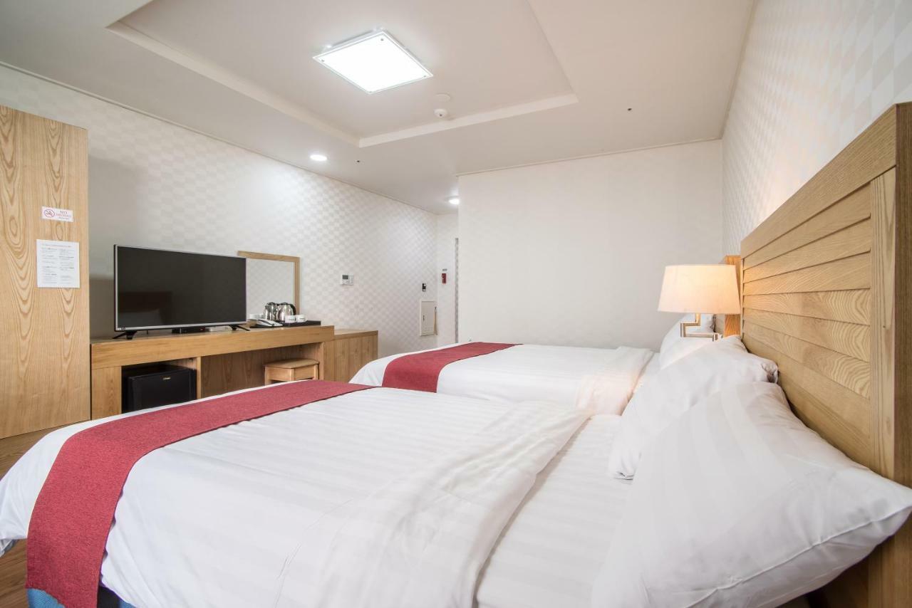 Breeze Bay Hotel Seogwipo Zewnętrze zdjęcie